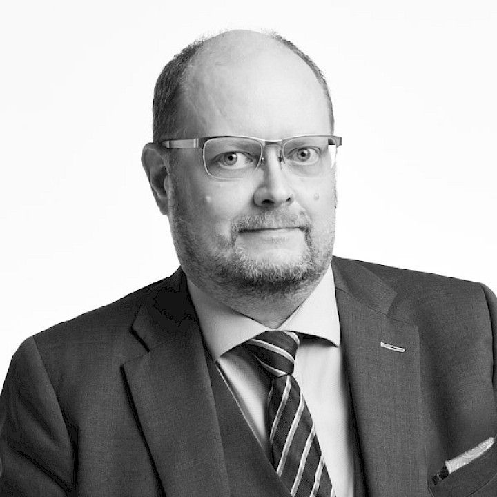 Jussi Sarvikivi, Asianajaja