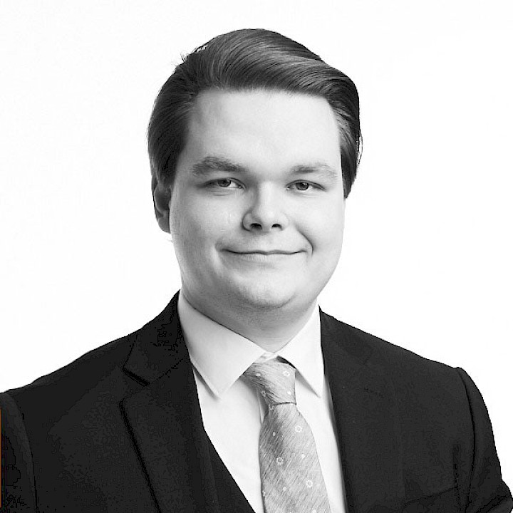 Ville Sipponen, Juristi